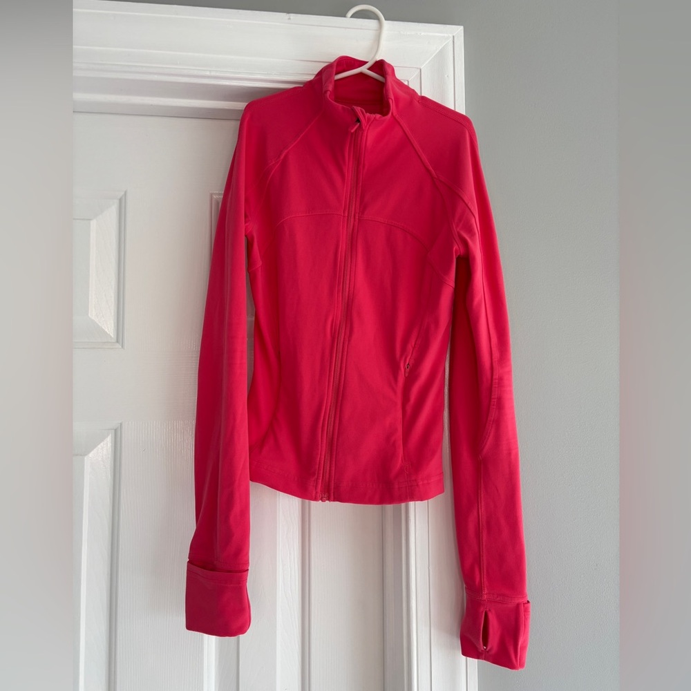 Lululemon Define Cropped Nulu Jacket - size 2 - bright pink